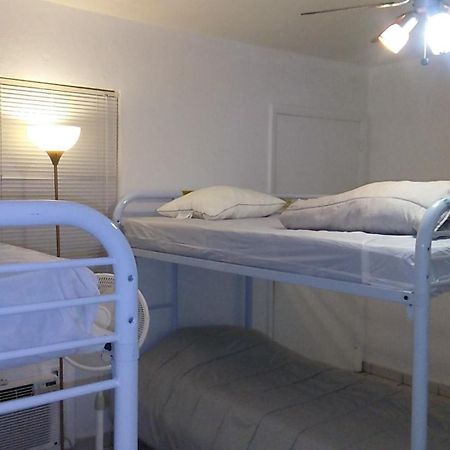Хостел Downtown Hollywood Beach Students' Dorm Экстерьер фото